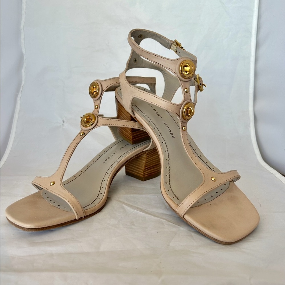 Elegant Beige Strappy Sandals